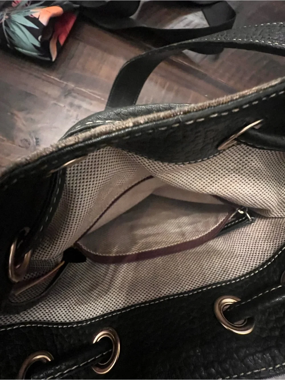 Dooney & Bourke classic vintage